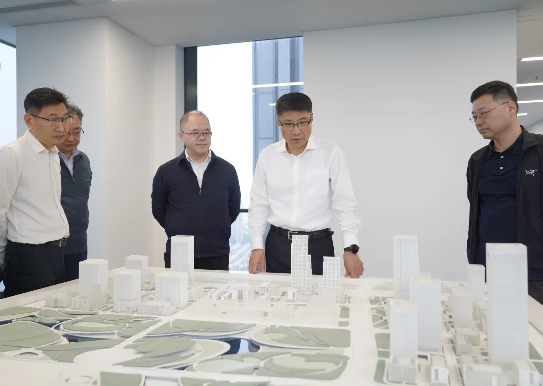 区领导赴桃浦智创城调研重点项目建设推进情况