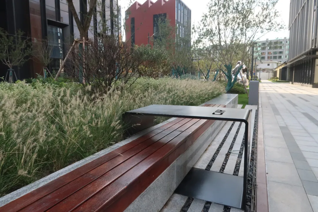 13152415m4ai.jpg 3.jpg