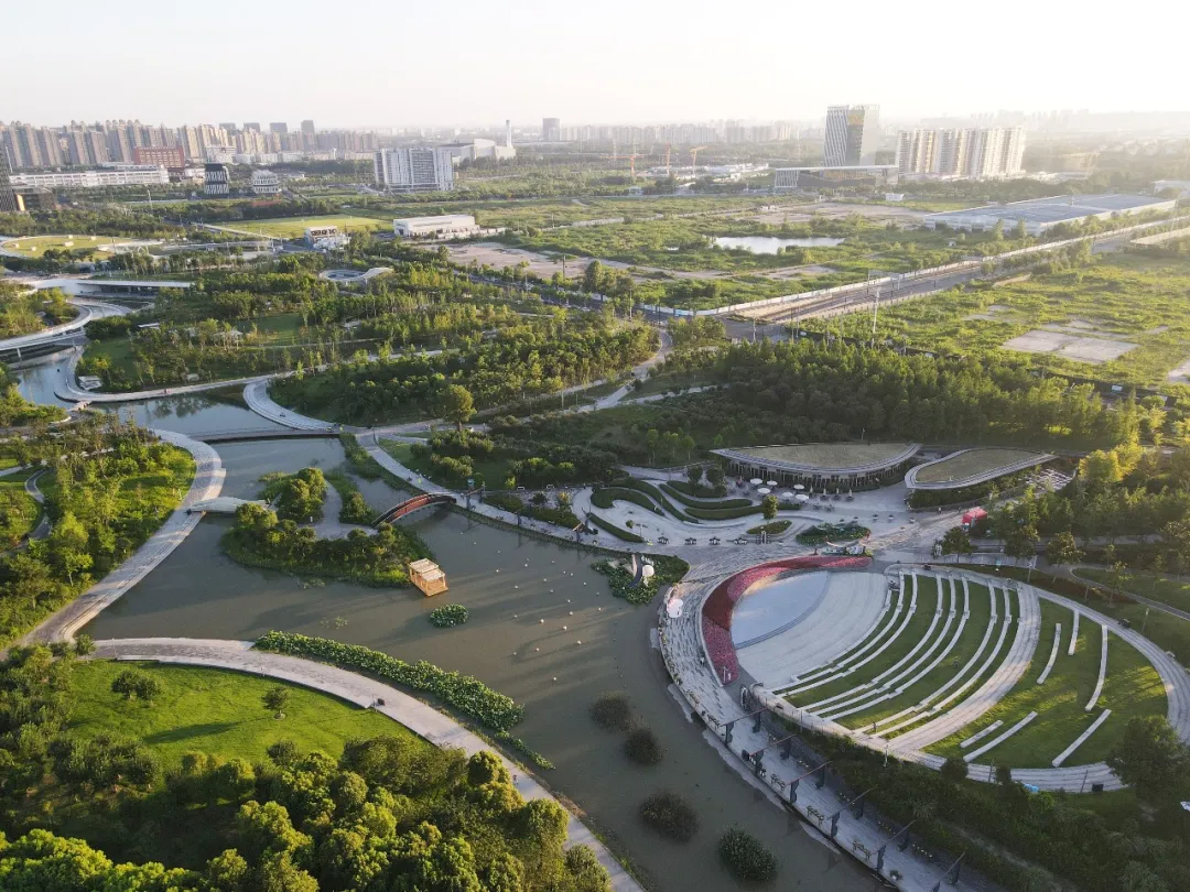 周周有戏、四季有景、冰壶首秀……桃浦智创城正成为上海中心城区西北部“最会玩”的地方